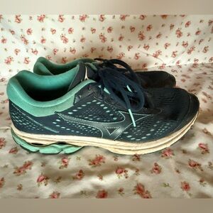 Mizuno Women's Teal and Navy Athletic Shoes